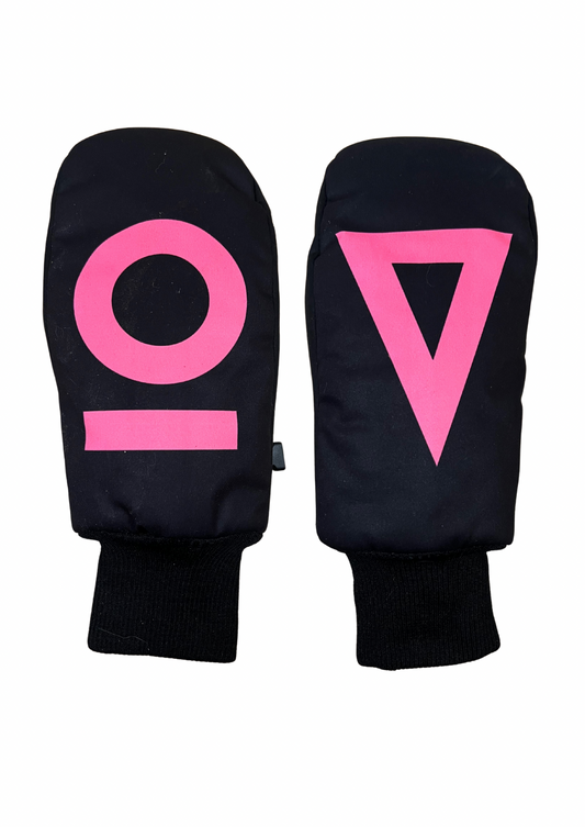 Premium waterproof and breathable ski and snowboard mitts by Shovel Snowsports, available in youth and adult sizes. Perfect for skiers, snowboarders, and outdoor enthusiasts